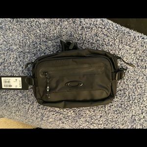 Oakley side purse